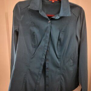 San Francisco Fitted Long-Sleeve Button-Down Blouse - Size Medium